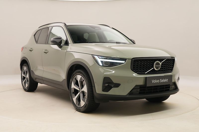 Volvo XC40 B4 DARK ULTRA AUT CZ - fotka 15 z 59