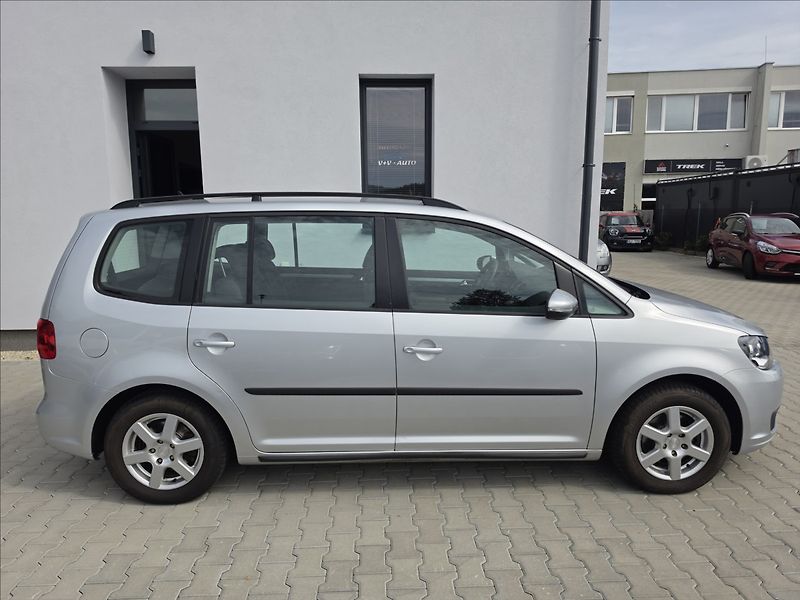 Volkswagen Touran 1,2 TSi 77KW Trend 7 MÍST ALU - fotka 5 z 41