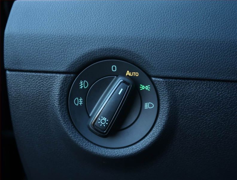 Škoda Octavia (2019) 1.5 TSI, Serv.kniha, Tempomat - fotka 16 z 21