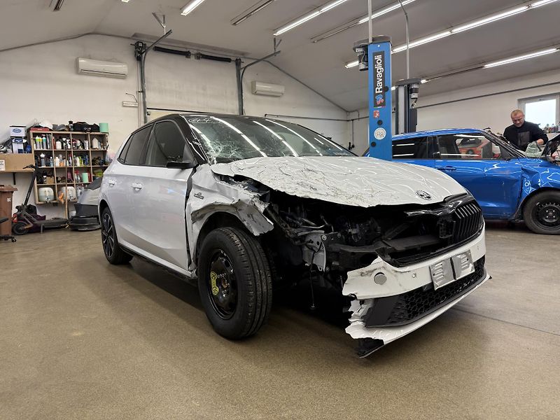 Škoda Fabia Monte Carlo 1.0 TSI 70 kW - fotka 1 z 23