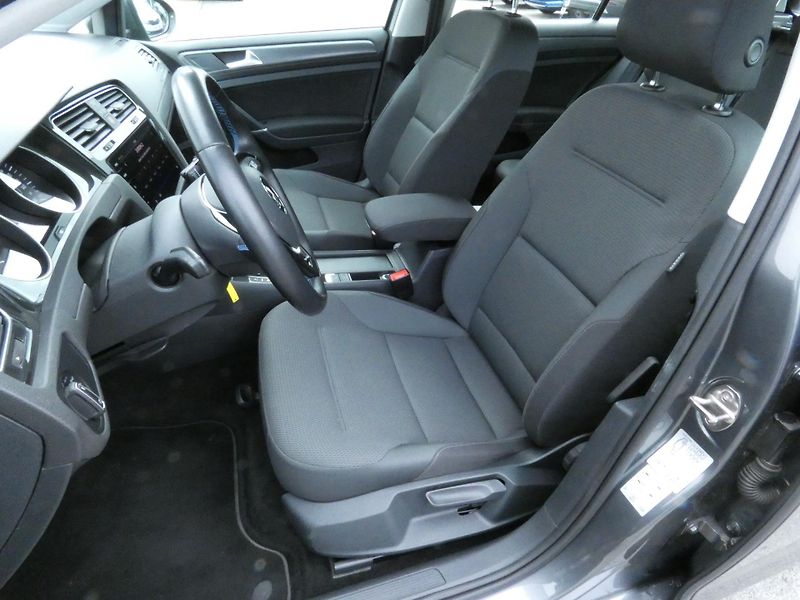 Volkswagen e-Golf (2020) Comfortline 100kW SoH 87% - fotka 16 z 30