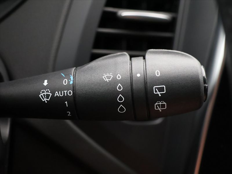 Renault Captur 1,3 TCe 96kW Intens LED Navi - fotka 19 z 34