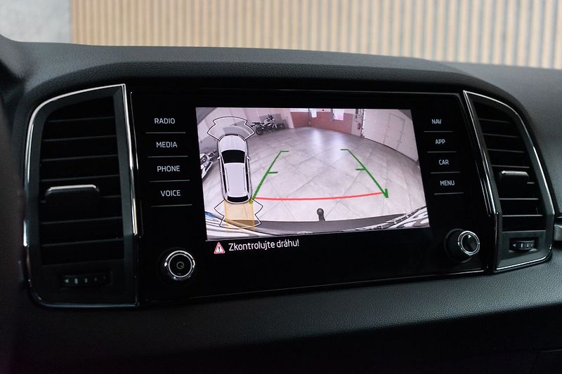 Škoda Karoq 1.5 TSI STYLE*TAŽNÉ*DPH*ČR 1.M - fotka 25 z 44