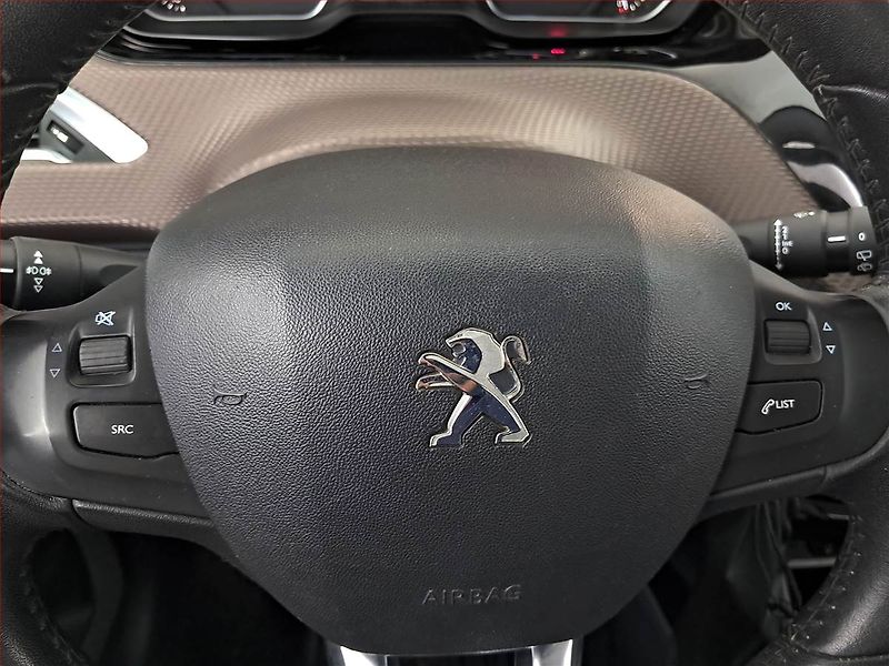 Peugeot 2008 (2015) 1.4 HDi, Tempomat - fotka 18 z 18