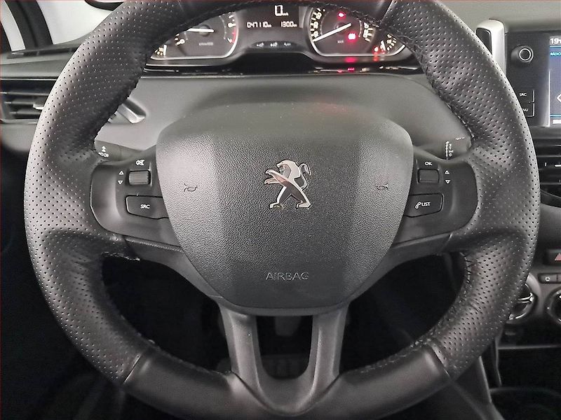 Peugeot 208 (2018) 1.2 PureTech, Serv.kniha - fotka 16 z 18
