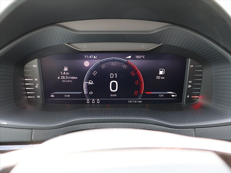 Škoda Karoq 2,0 TDI DSG Sportline 4x4 DPH - fotka 31 z 39