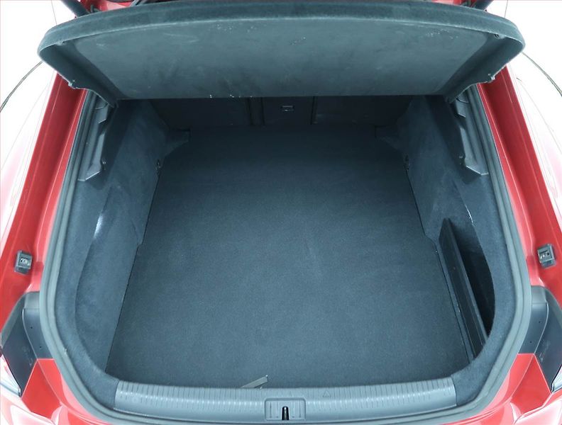 Volkswagen Arteon (2022) R-line 2.0 TSI 4Motion - fotka 14 z 22