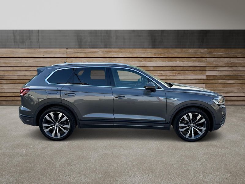 Volkswagen Touareg (2019) +DPH+BOHATÁ VÝBAVA+ - fotka 2 z 20