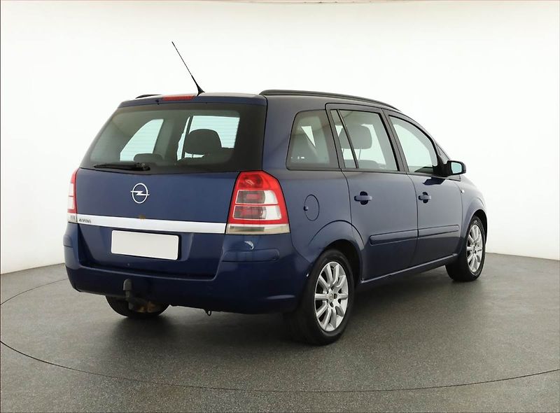 Opel Zafira (2008) 1.8, 7 míst, po STK, Tažné - fotka 5 z 18