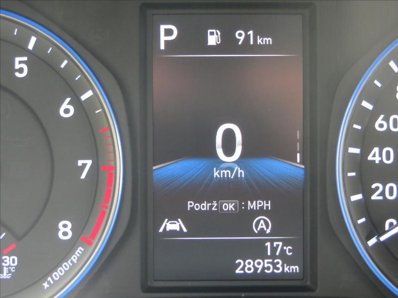 Hyundai Kona 1,0 T-GDI Comfort DCT A7 88kW - fotka 20 z 22