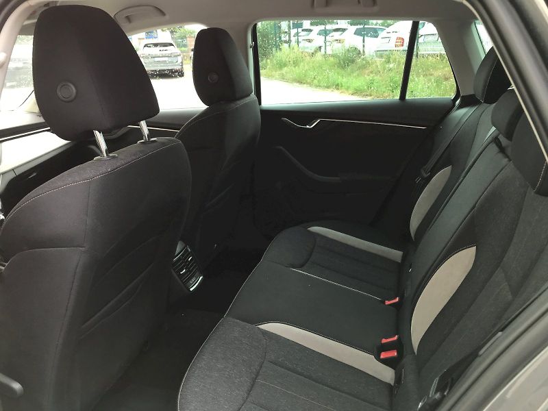 Škoda Kamiq (2025) SELEC TSI 110/1.5 A7F - fotka 18 z 28