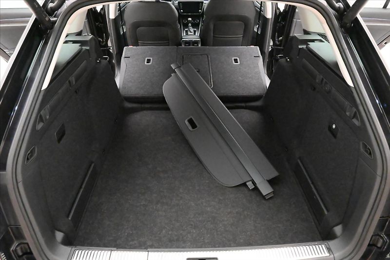 Škoda Superb 2,0 TDI 110 kW DSG Style Záruk - fotka 11 z 32