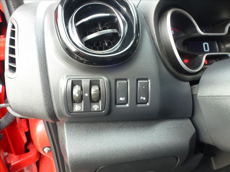 Opel Vivaro 1,6 CDTI 6rych,L2,8míst  Odpoč - fotka 32 z 47
