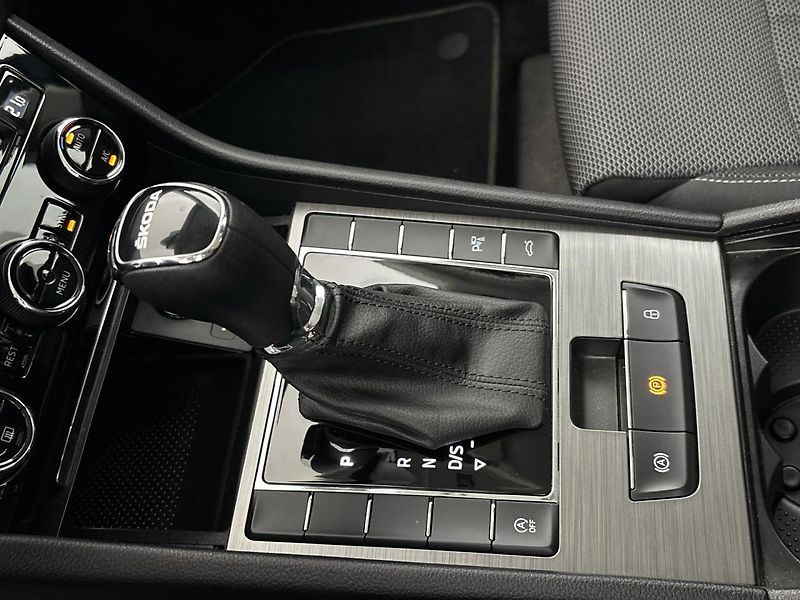 Škoda Superb Style DSG - fotka 20 z 30