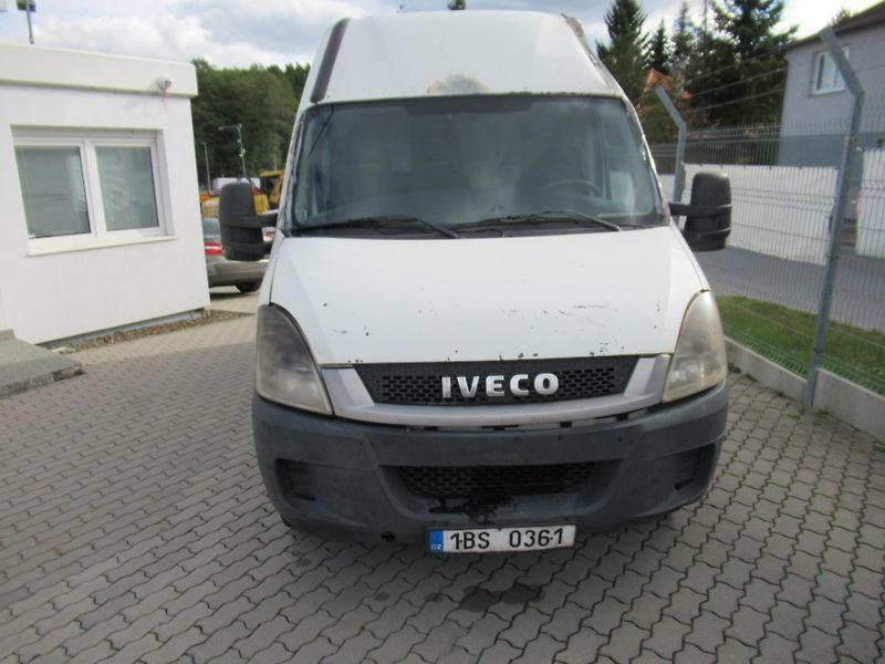 Iveco Daily (2011) 35C13 L2H2 - fotka 2 z 7