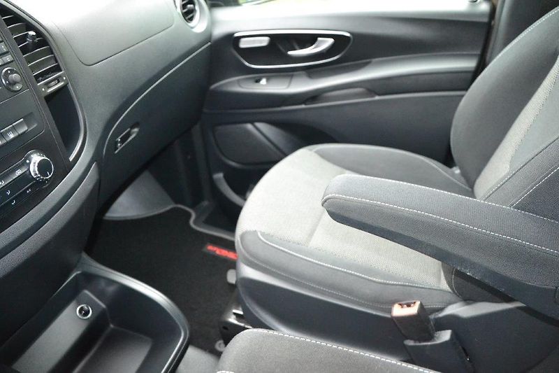 Mercedes-Benz Vito 116 CDi 7 míst, automat 7G  - fotka 20 z 41