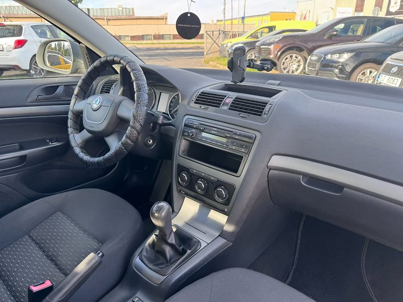 Škoda Octavia (2011) 1,4 TSI 90 KW 1. MAJ STK KM - fotka 36 z 46