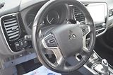 Mitsubishi Outlander 2,4 4x4 - náhled 23