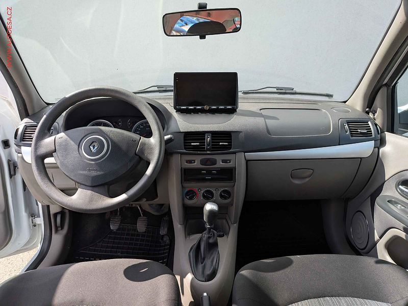 Renault Thalia (2012) 1.2i, ČR, AC, TZ, kamera - fotka 11 z 14