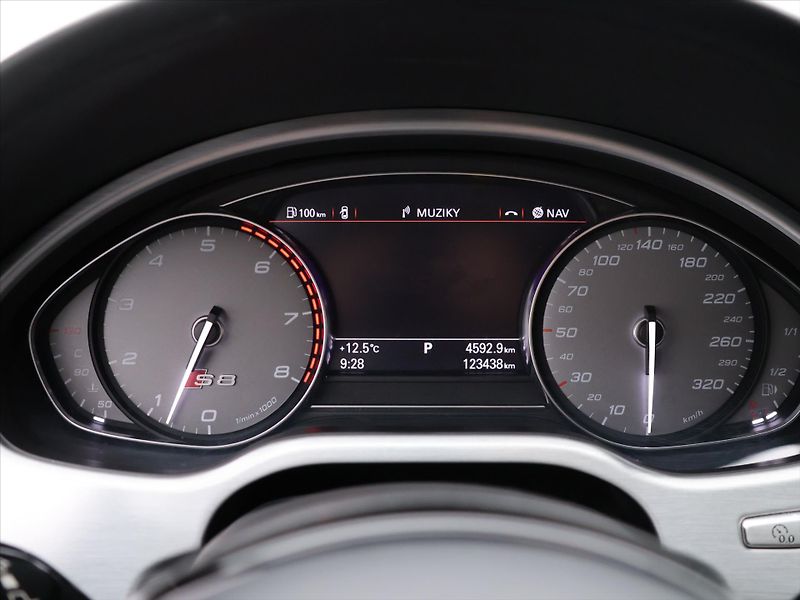 Audi S8 4.0 TFSI 445kW Plus Tiptronic - fotka 16 z 33