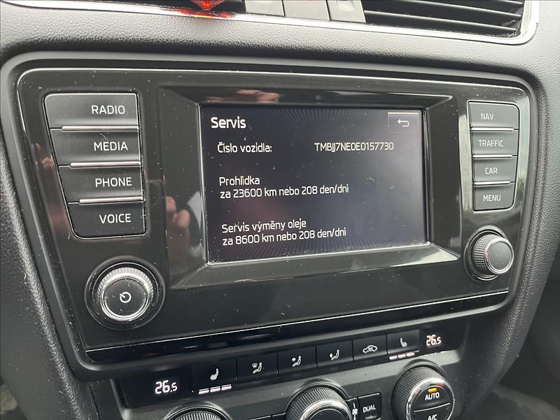 Škoda Octavia 2,0 TDi 110KW KLIMA ROZVODY - fotka 18 z 36