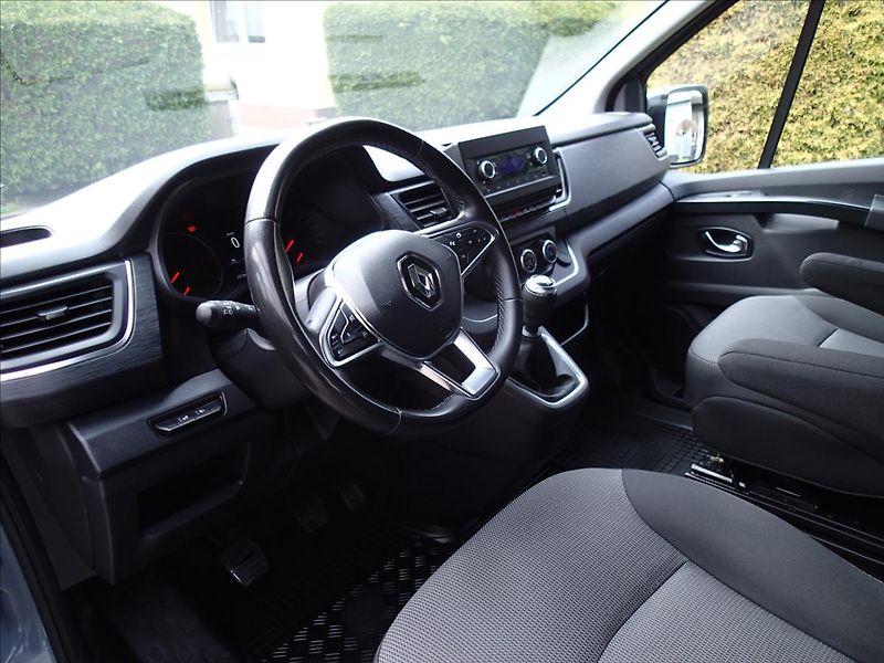 Renault Trafic 2,0 1.maj. ČR,DPH, 8míst - fotka 22 z 48