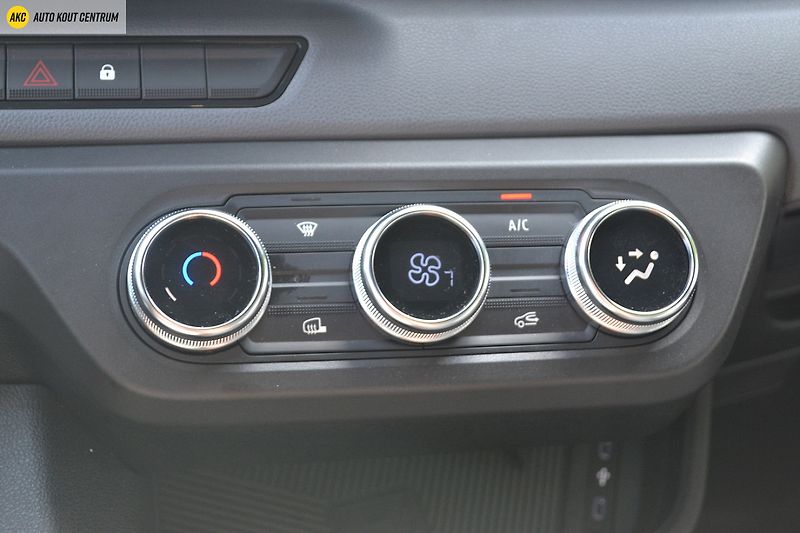 Renault Master 2.0dCi- 125KW IZOTERMICKÁ SKŘÍ - fotka 36 z 65