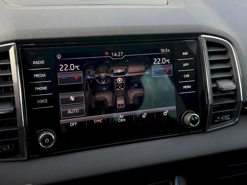 Škoda Karoq (2020) 1.5 TSI 110 kW DSG Style Plus - fotka 16 z 24