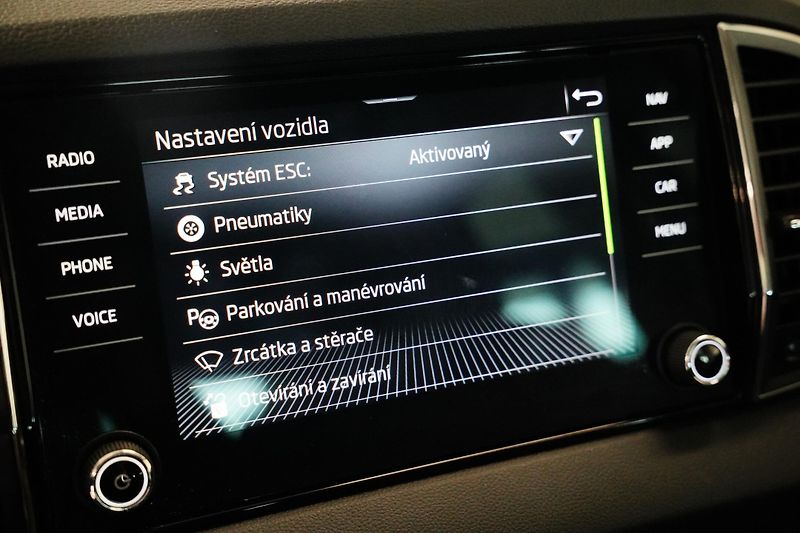 Škoda Karoq - fotka 21 z 30