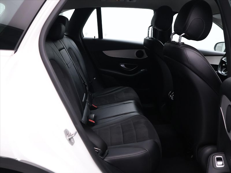 Mercedes-Benz GLC 2,1 220d 125kW AMG 4Matic CZ - fotka 13 z 33