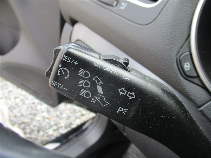 Volkswagen Golf 1,4 TSI, digi klima, servis, - fotka 19 z 28