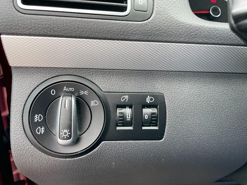 Volkswagen Touran (2014) 2.0TDi 103kW LIFE! Navigace! - fotka 23 z 31