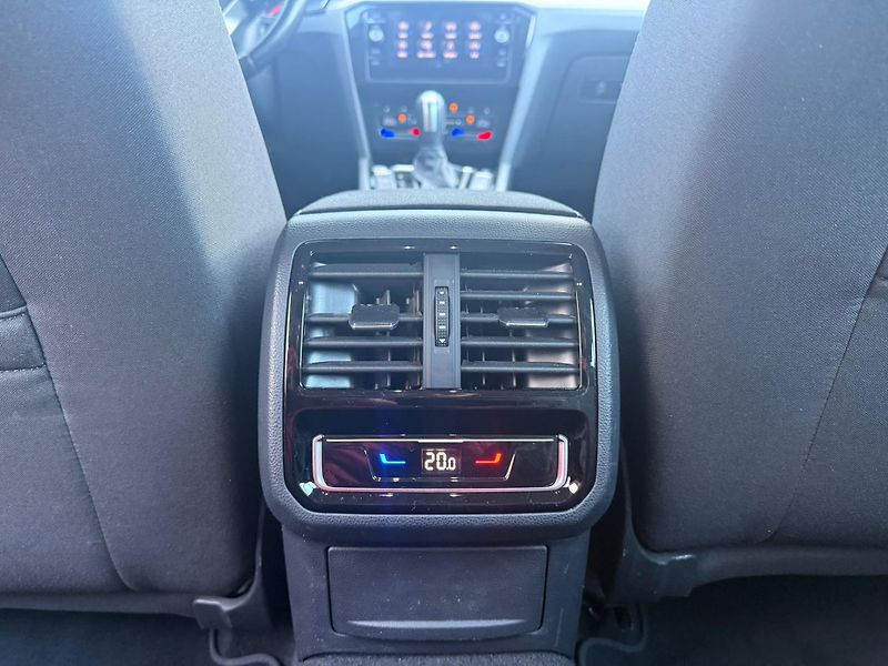 Volkswagen Passat Business 2.0 TDI 110 kW DSG Va - fotka 20 z 22