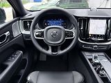 Volvo XC60 B5 AWD ULTRA / B&W / REZERVACE - náhled 23