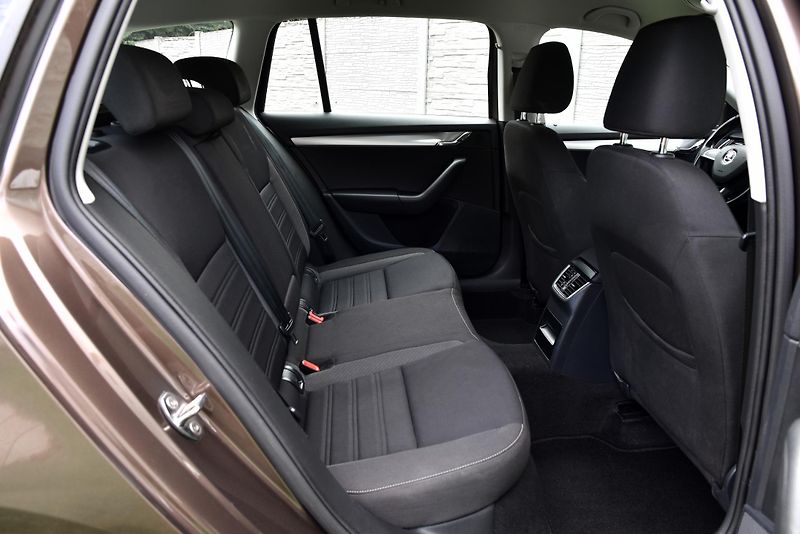 Škoda Octavia 1.5 TSi G-TEC,NAVI,TEMP,TAŽNÉ - fotka 37 z 45
