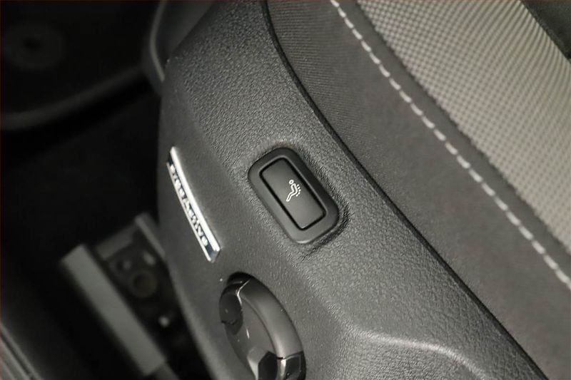 Volkswagen Golf (2017) 1.0 TSI, Tempomat - fotka 13 z 14