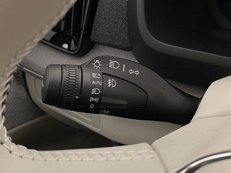 Volvo XC90 (2026) T8 AWD RECHARGE DARK ULTRA - fotka 34 z 74