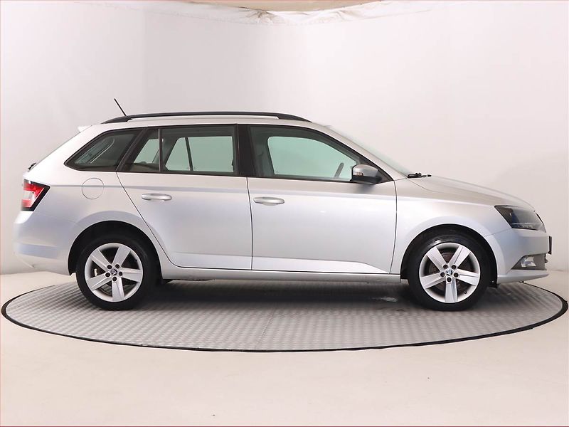 Škoda Fabia (2017) Style 1.0 TSI, Automat - fotka 6 z 22