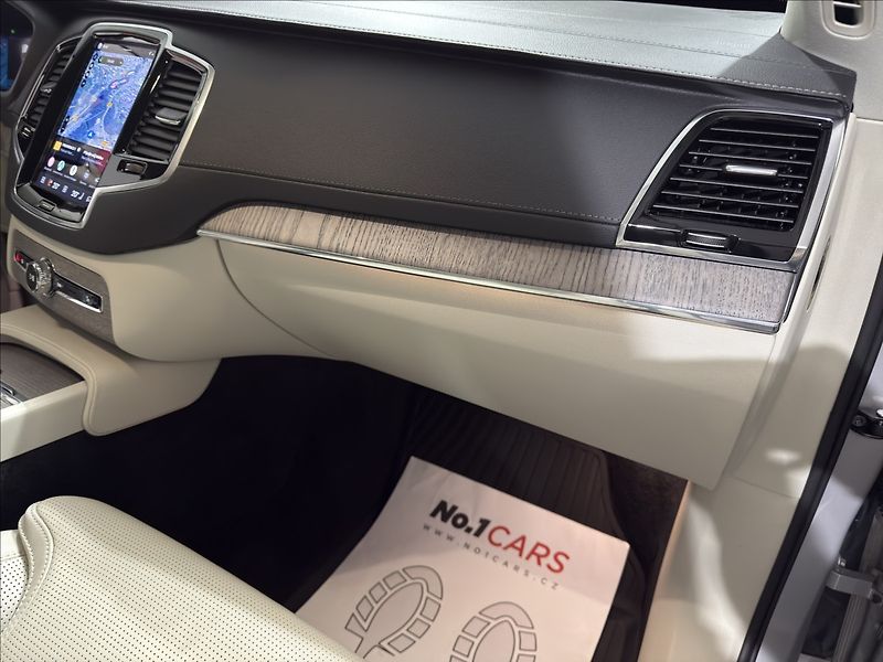 Volvo XC90 2,0   B5 POLESTAR HARMAN 360 - fotka 21 z 40