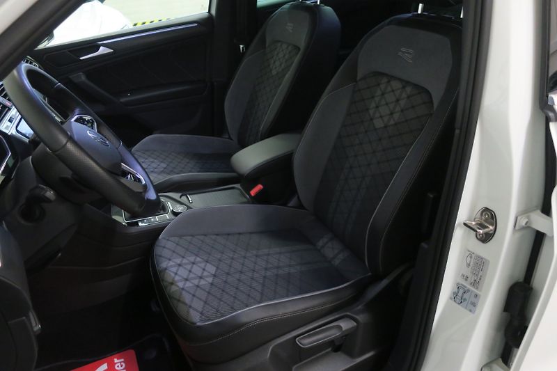 Volkswagen Tiguan (2022) R-line 2,0TDI 147 KW 4M DSG - fotka 10 z 49