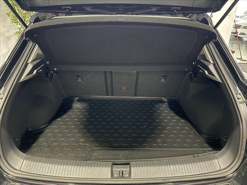 Volkswagen T-Roc 2,0   TDI 4MOTION ACC LED - fotka 22 z 26