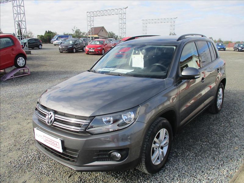 Volkswagen Tiguan 1,4 TSi, aut klima,serv.kn. - fotka 2 z 38