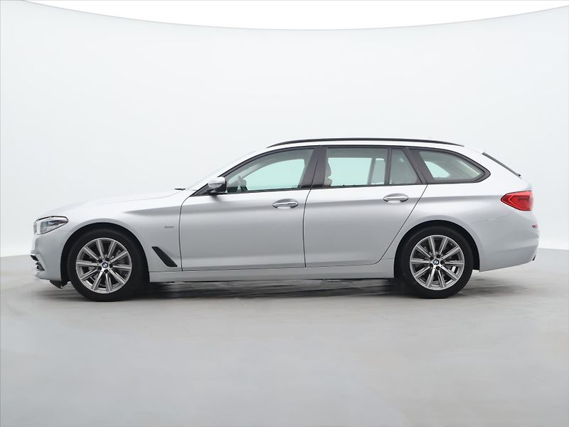 BMW Řada 5 2,0 530i xDrive Luxury Line - fotka 4 z 31