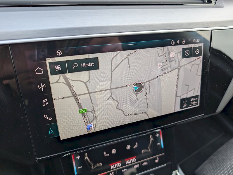 Audi e-tron (2021) S-Line 55 Quattro - fotka 18 z 30
