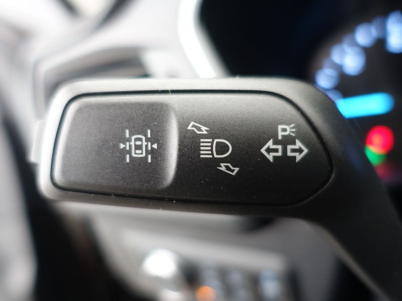 Ford Kuga 110 kw, Titanium, manuál - fotka 22 z 37