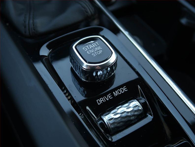 Volvo V60 (2018) D3 2.0, Automat, Serv.kniha - fotka 19 z 24