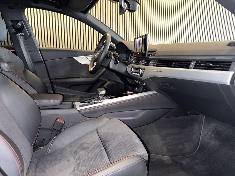 Audi A4 Avant 40 TDI Quattro Comp+ Matrix CZ - fotka 16 z 38