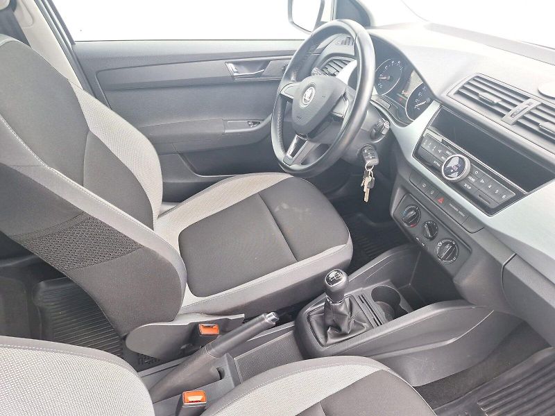 Škoda Fabia (2016) 1.2 TSI / 66kW / 5MP / Ambitio - fotka 13 z 30