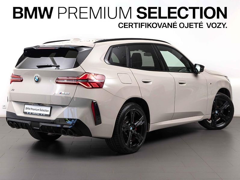BMW X3 M50 xDrive - fotka 5 z 22