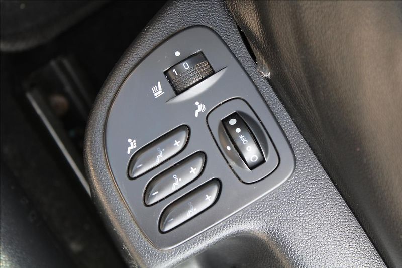 Renault Latitude 2,0 dCi  NOVÉ V ČR,AUTOMAT - fotka 22 z 30